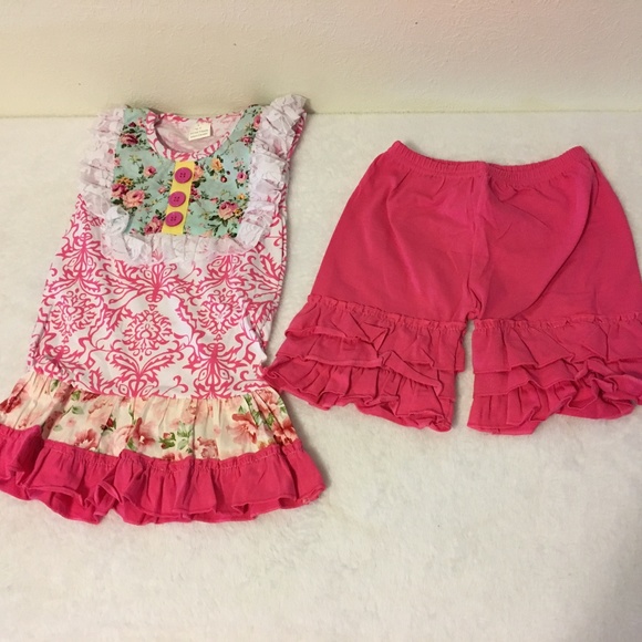 Trinity Kids Other - Floral Outfit Set Short Sleeve & Ruffled Shorts